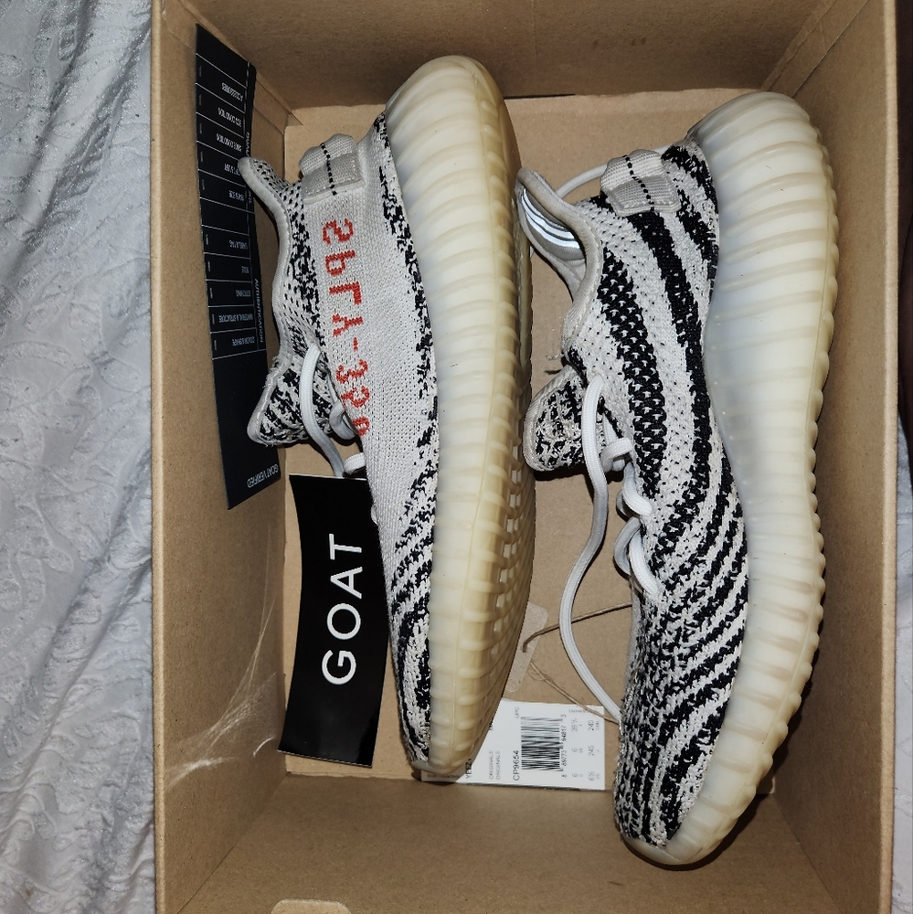 YEEZY BOOST 350 V2